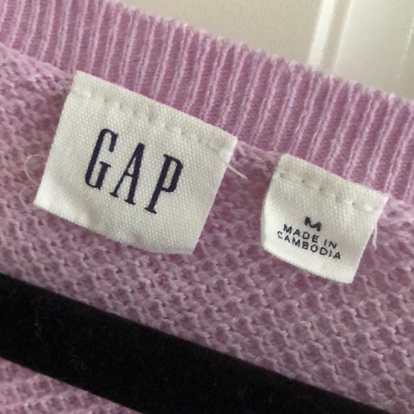 💜Gap V-Neck Peri Sweater Cotton blend textured knit with split side hems. - Picture 2 of 7